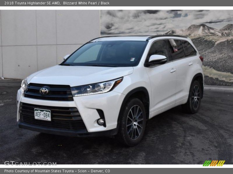 Blizzard White Pearl / Black 2018 Toyota Highlander SE AWD