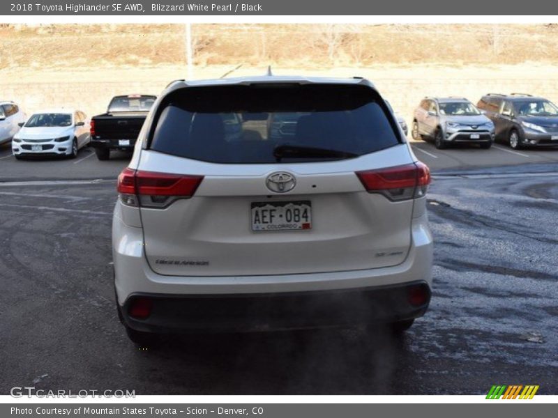 Blizzard White Pearl / Black 2018 Toyota Highlander SE AWD