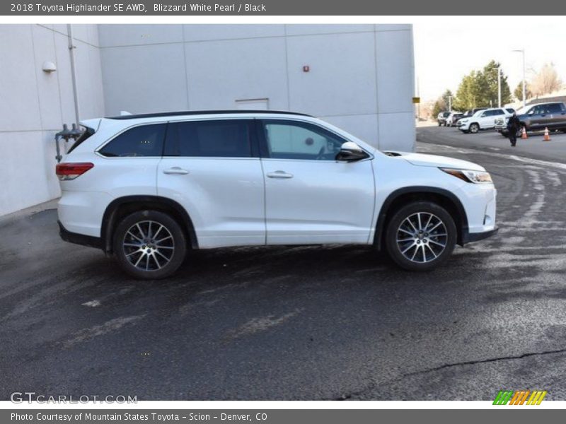 Blizzard White Pearl / Black 2018 Toyota Highlander SE AWD