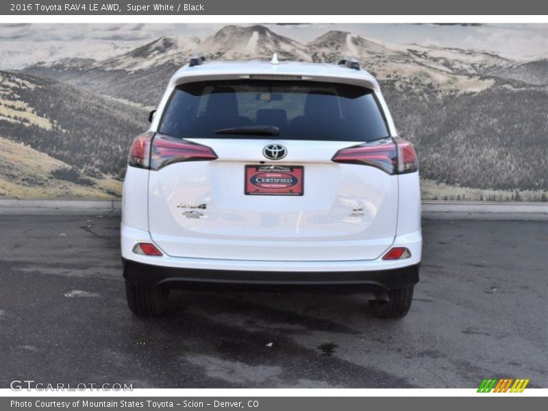 Super White / Black 2016 Toyota RAV4 LE AWD