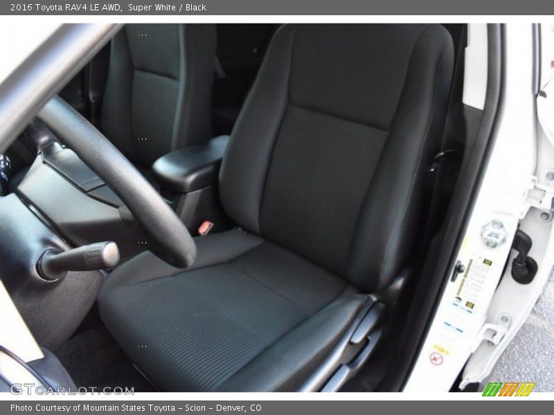 Super White / Black 2016 Toyota RAV4 LE AWD