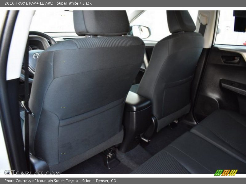 Super White / Black 2016 Toyota RAV4 LE AWD
