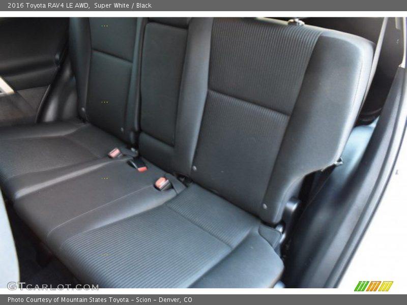 Super White / Black 2016 Toyota RAV4 LE AWD
