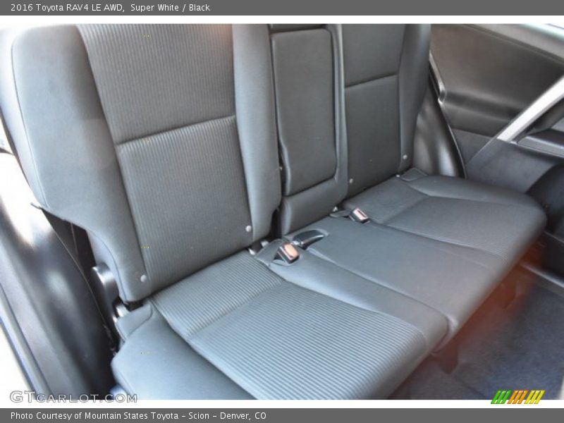 Super White / Black 2016 Toyota RAV4 LE AWD