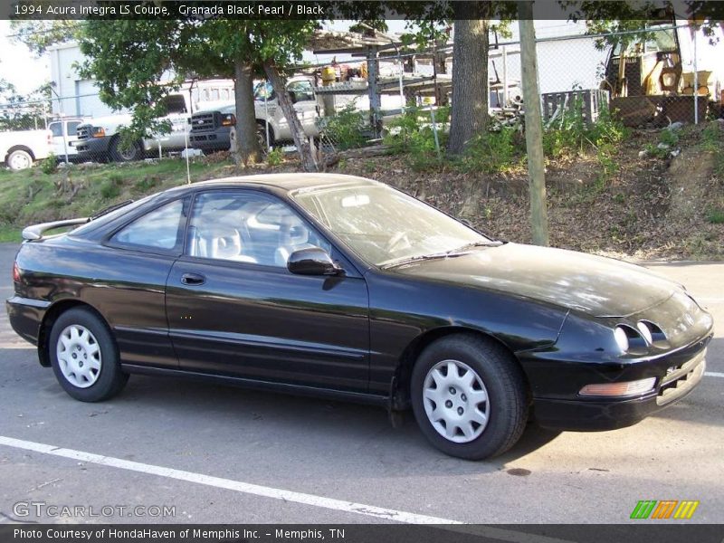 Granada Black Pearl / Black 1994 Acura Integra LS Coupe