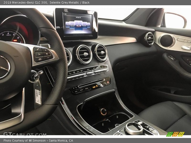 Selenite Grey Metallic / Black 2019 Mercedes-Benz GLC 300