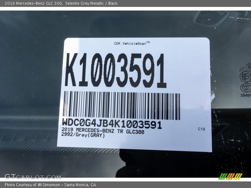Selenite Grey Metallic / Black 2019 Mercedes-Benz GLC 300