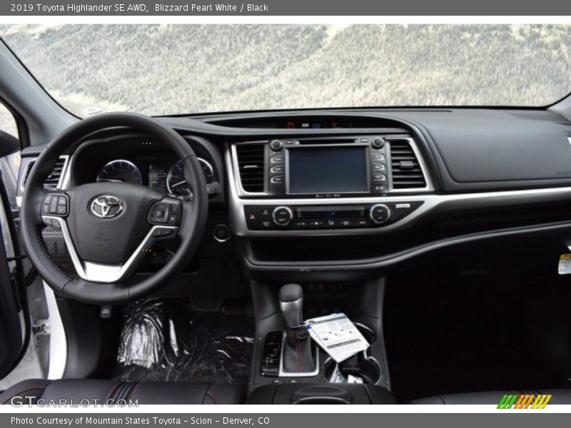 Blizzard Pearl White / Black 2019 Toyota Highlander SE AWD