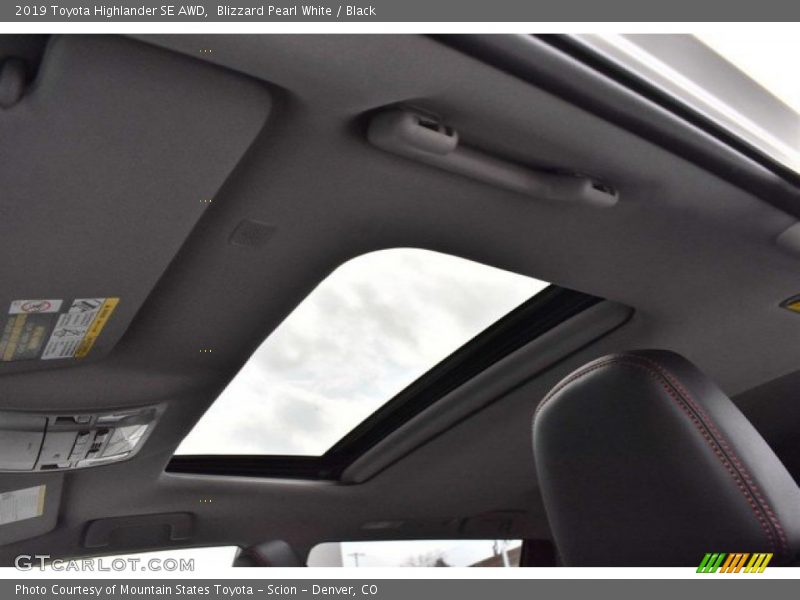 Blizzard Pearl White / Black 2019 Toyota Highlander SE AWD