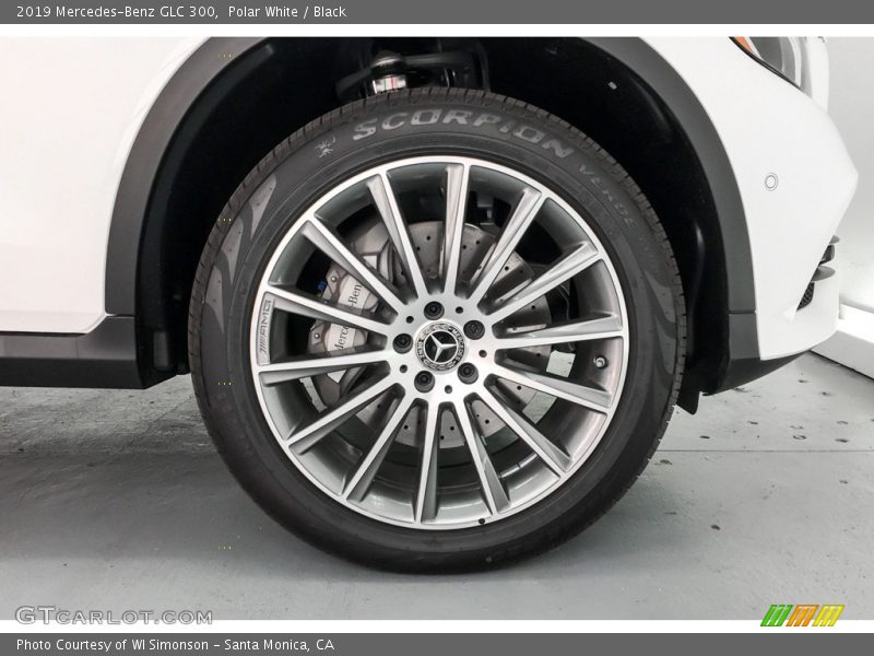 Polar White / Black 2019 Mercedes-Benz GLC 300