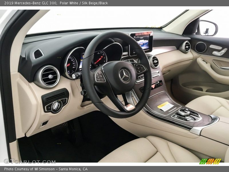Polar White / Silk Beige/Black 2019 Mercedes-Benz GLC 300