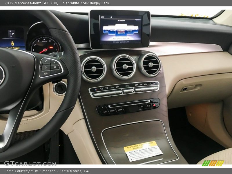 Polar White / Silk Beige/Black 2019 Mercedes-Benz GLC 300