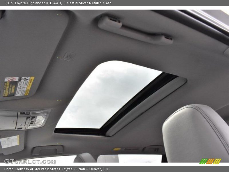 Celestial Silver Metallic / Ash 2019 Toyota Highlander XLE AWD