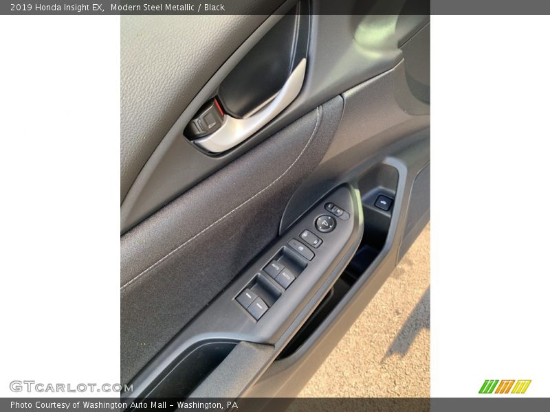 Modern Steel Metallic / Black 2019 Honda Insight EX
