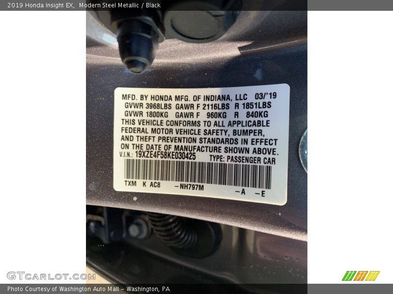 Modern Steel Metallic / Black 2019 Honda Insight EX