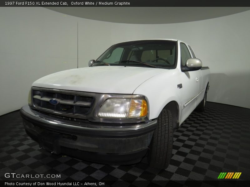 Oxford White / Medium Graphite 1997 Ford F150 XL Extended Cab