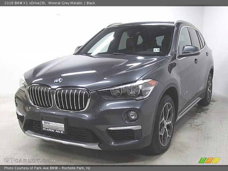 Mineral Grey Metallic / Black 2018 BMW X1 xDrive28i