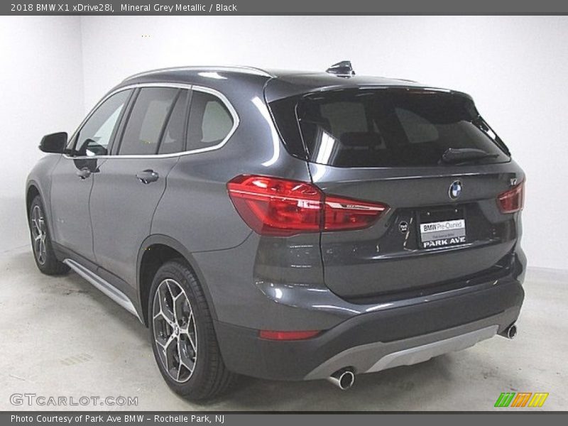 Mineral Grey Metallic / Black 2018 BMW X1 xDrive28i