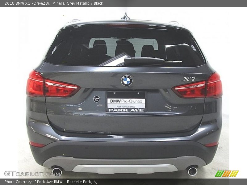 Mineral Grey Metallic / Black 2018 BMW X1 xDrive28i