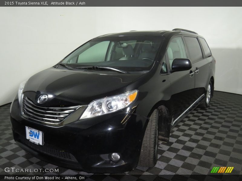 Attitude Black / Ash 2015 Toyota Sienna XLE