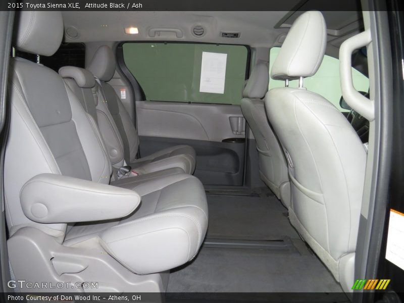 Attitude Black / Ash 2015 Toyota Sienna XLE