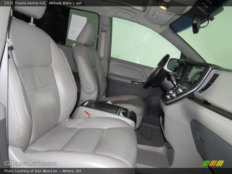 Attitude Black / Ash 2015 Toyota Sienna XLE