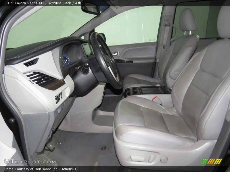 Attitude Black / Ash 2015 Toyota Sienna XLE