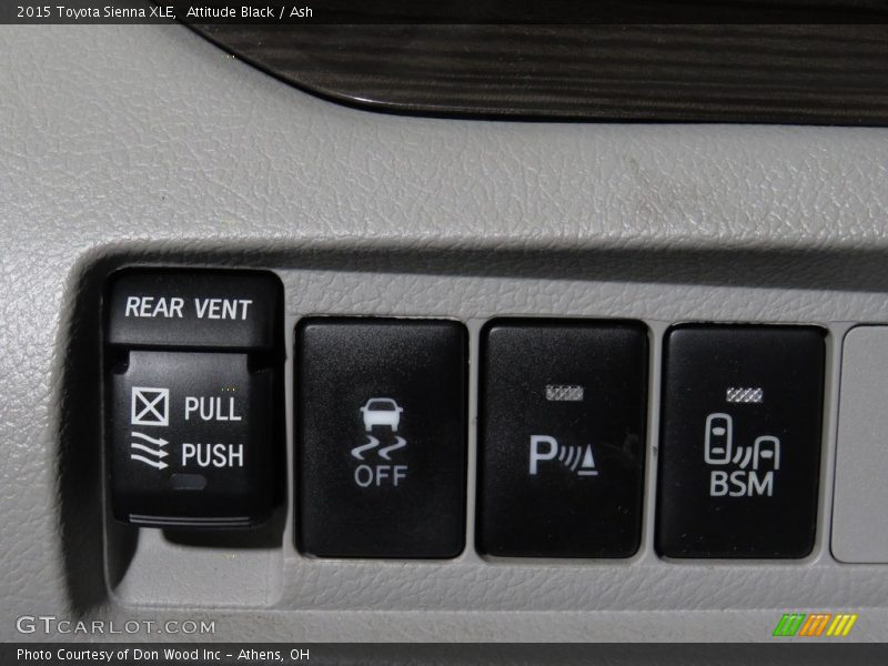 Attitude Black / Ash 2015 Toyota Sienna XLE