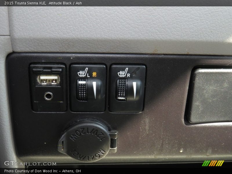 Attitude Black / Ash 2015 Toyota Sienna XLE