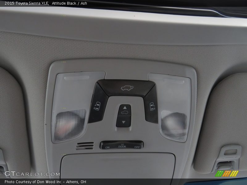 Attitude Black / Ash 2015 Toyota Sienna XLE