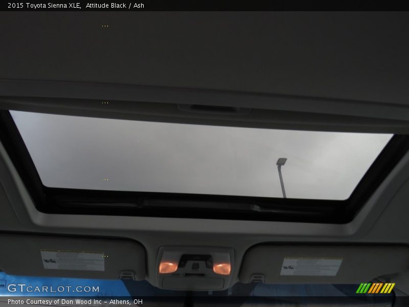 Attitude Black / Ash 2015 Toyota Sienna XLE