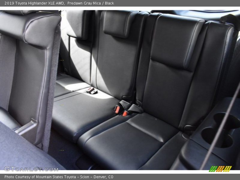 Predawn Gray Mica / Black 2019 Toyota Highlander XLE AWD