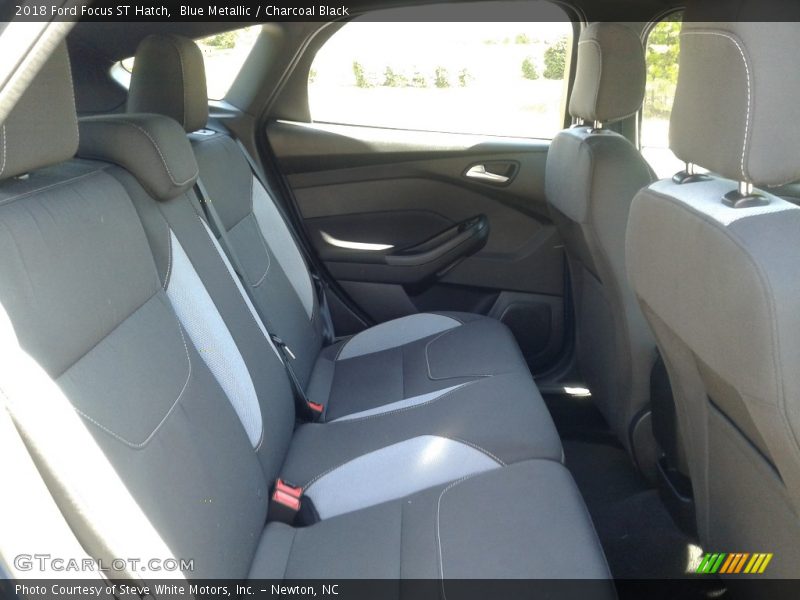 Blue Metallic / Charcoal Black 2018 Ford Focus ST Hatch