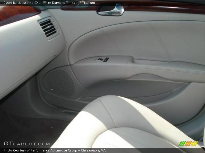 White Diamond Tri-coat / Titanium 2009 Buick Lucerne CXL