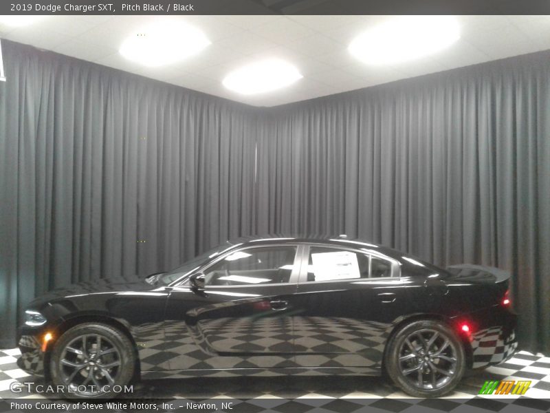 Pitch Black / Black 2019 Dodge Charger SXT