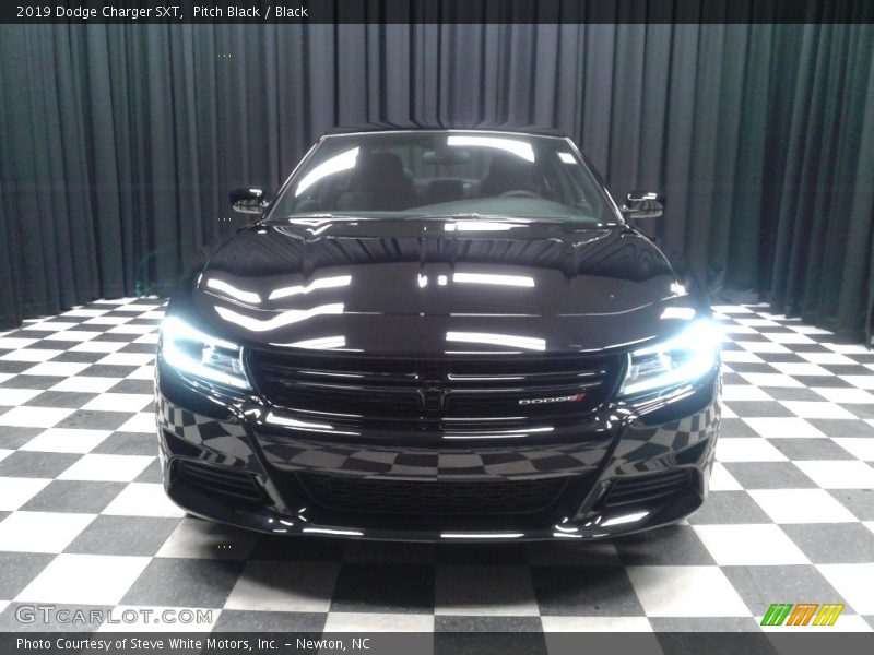 Pitch Black / Black 2019 Dodge Charger SXT