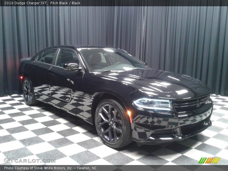 Pitch Black / Black 2019 Dodge Charger SXT