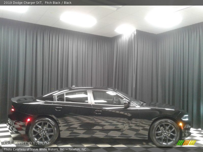 Pitch Black / Black 2019 Dodge Charger SXT