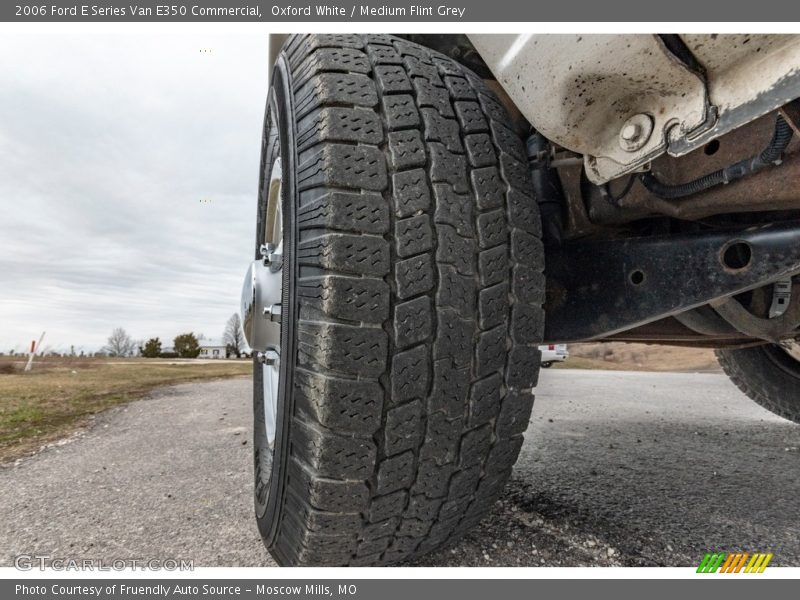 Oxford White / Medium Flint Grey 2006 Ford E Series Van E350 Commercial