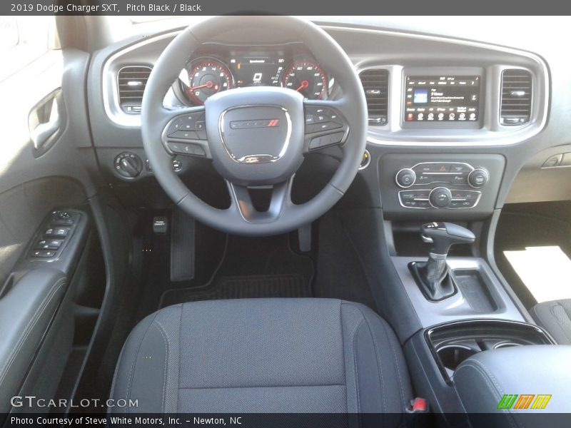 Pitch Black / Black 2019 Dodge Charger SXT