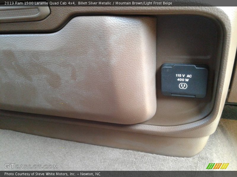 Billett Silver Metallic / Mountain Brown/Light Frost Beige 2019 Ram 1500 Laramie Quad Cab 4x4