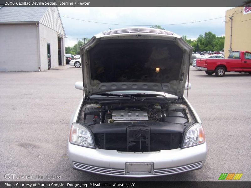 Sterling / Pewter 2000 Cadillac DeVille Sedan