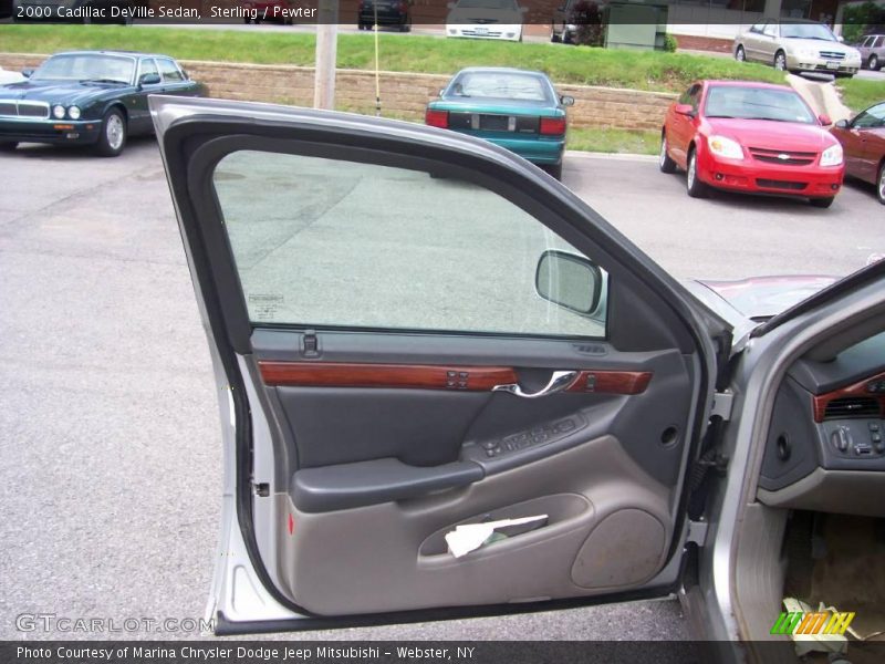 Sterling / Pewter 2000 Cadillac DeVille Sedan