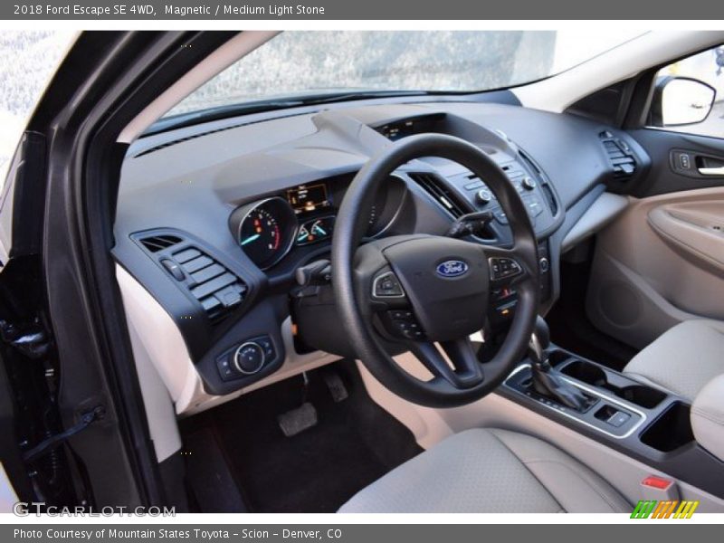 Magnetic / Medium Light Stone 2018 Ford Escape SE 4WD