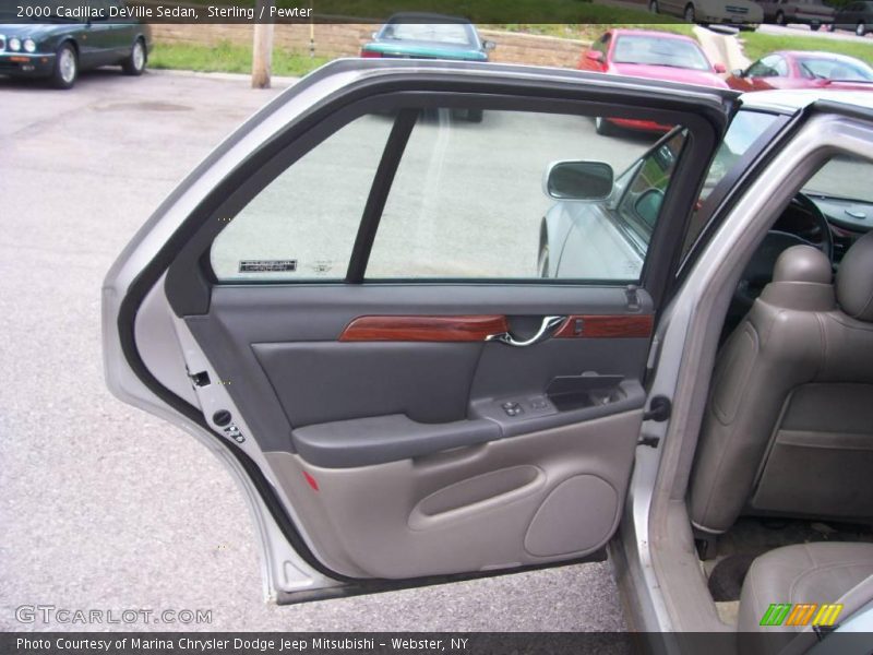 Sterling / Pewter 2000 Cadillac DeVille Sedan