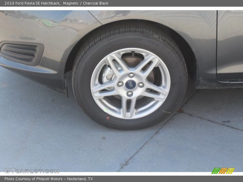 Magnetic / Charcoal Black 2019 Ford Fiesta SE Hatchback