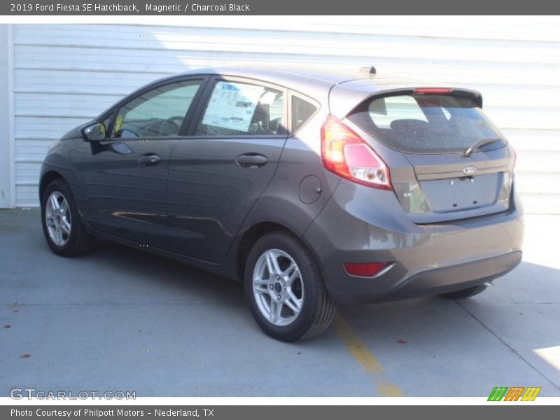 Magnetic / Charcoal Black 2019 Ford Fiesta SE Hatchback