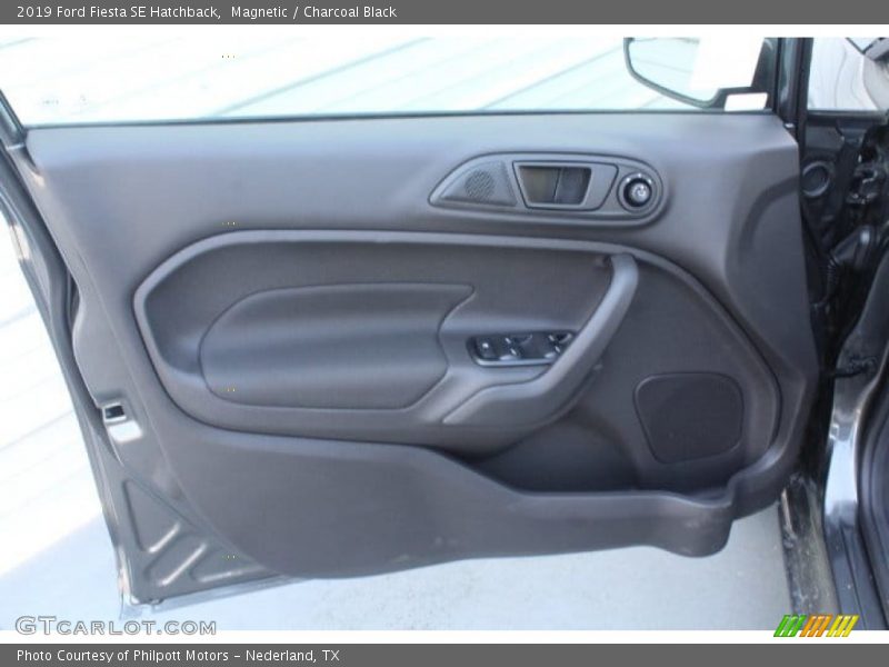 Magnetic / Charcoal Black 2019 Ford Fiesta SE Hatchback