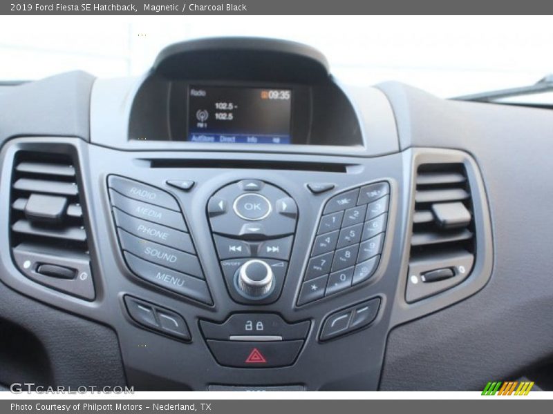 Magnetic / Charcoal Black 2019 Ford Fiesta SE Hatchback