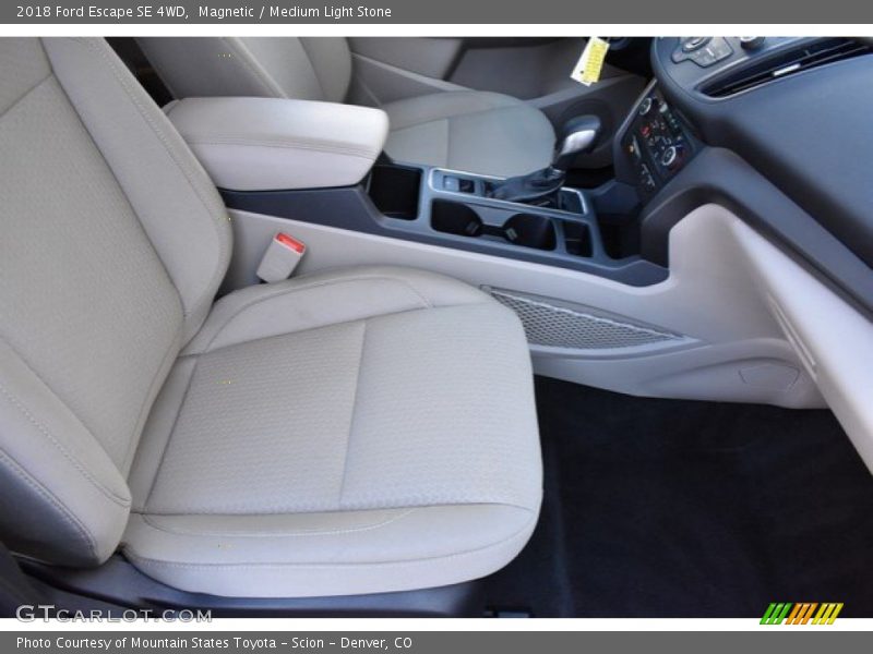 Magnetic / Medium Light Stone 2018 Ford Escape SE 4WD